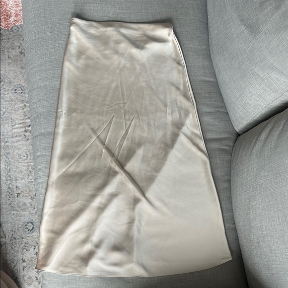 Zara Cream Midi Skirt - Picture 3 of 3